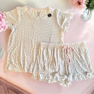 NWT Soft As Butter Gray With Pink Hearts Pajama Set By Rene Rofe - Size Large